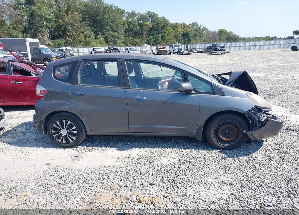 2013 HONDA FIT VIN: JHMGE8H3XDC005240