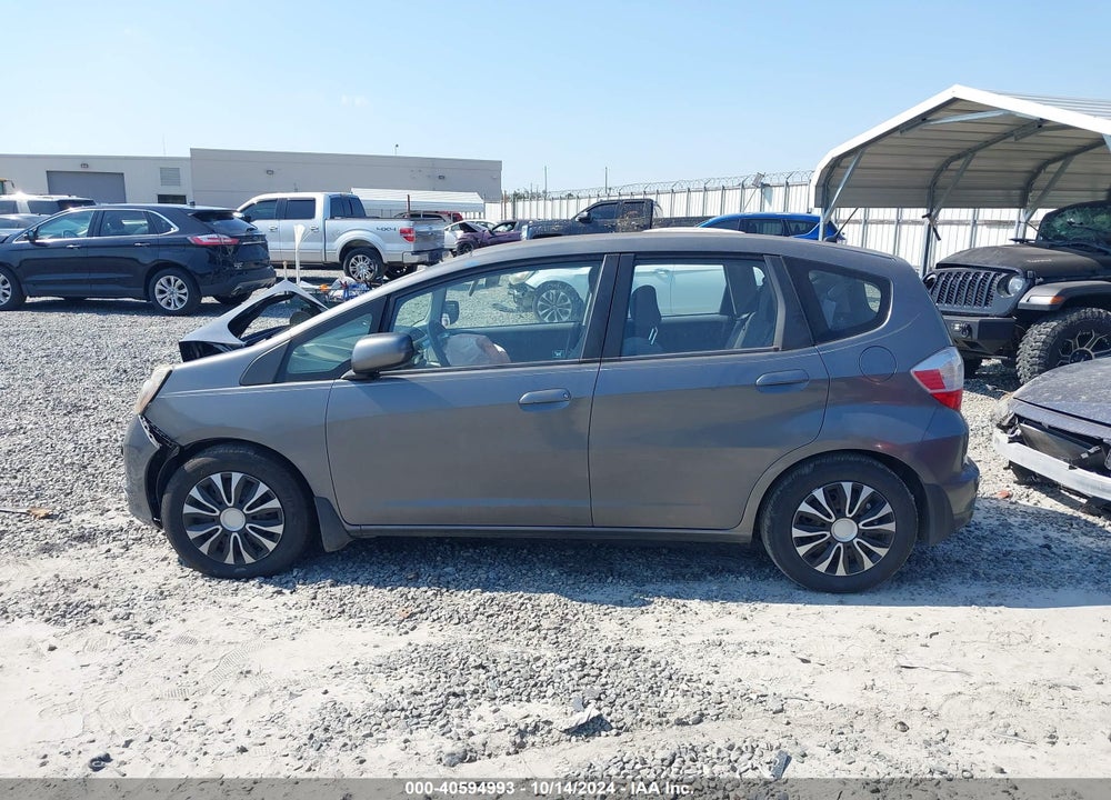 2013 HONDA FIT VIN: JHMGE8H3XDC005240