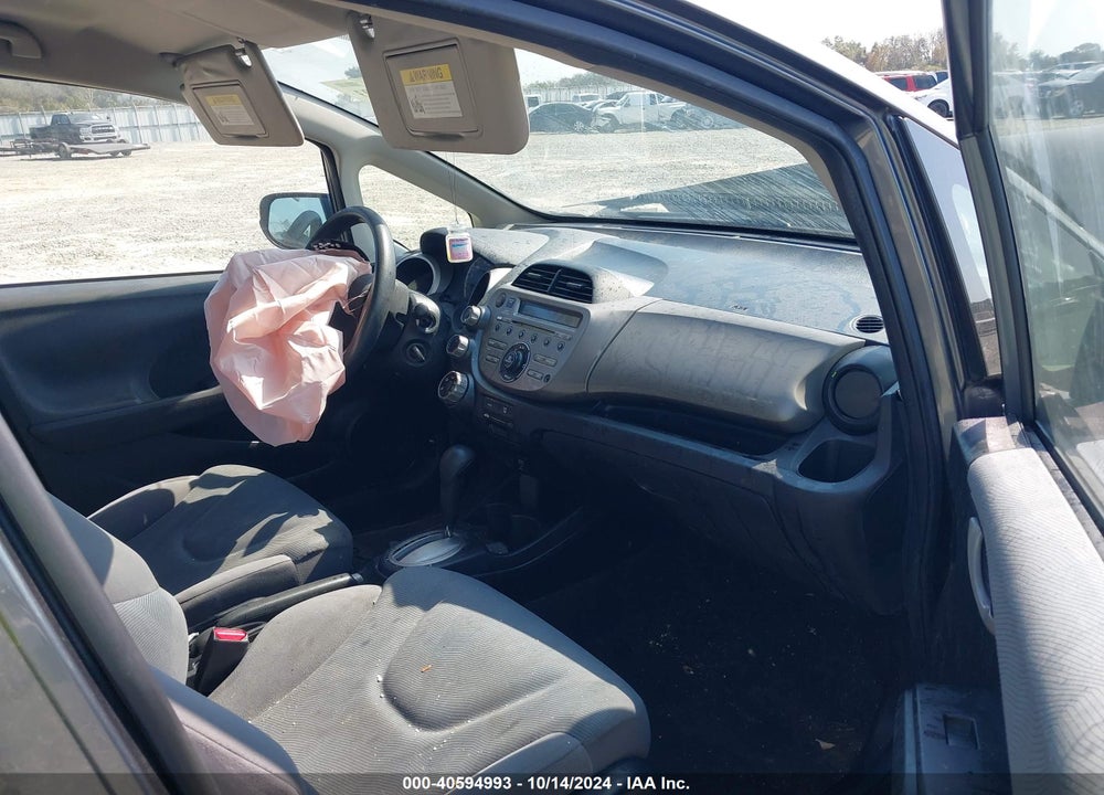 2013 HONDA FIT VIN: JHMGE8H3XDC005240