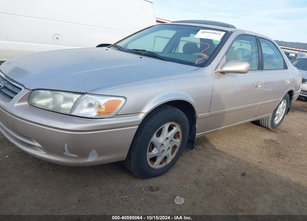 2001 TOYOTA CAMRY LE VIN: 4T1BG22K61U858240