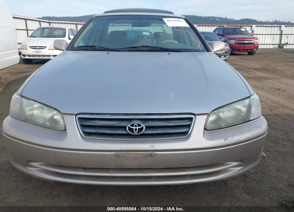 2001 TOYOTA CAMRY LE VIN: 4T1BG22K61U858240