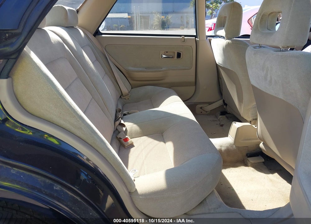 1992 ACURA INTEGRA LS VIN: JH4DB1655NS001448