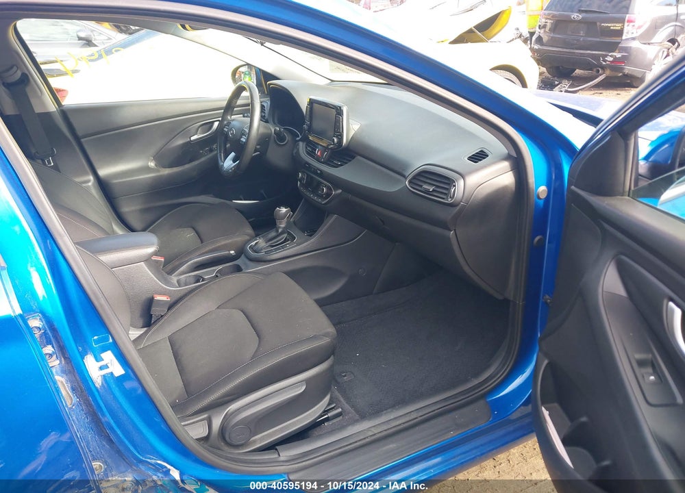 2018 HYUNDAI ELANTRA GT VIN: KMHH35LE2JU017564