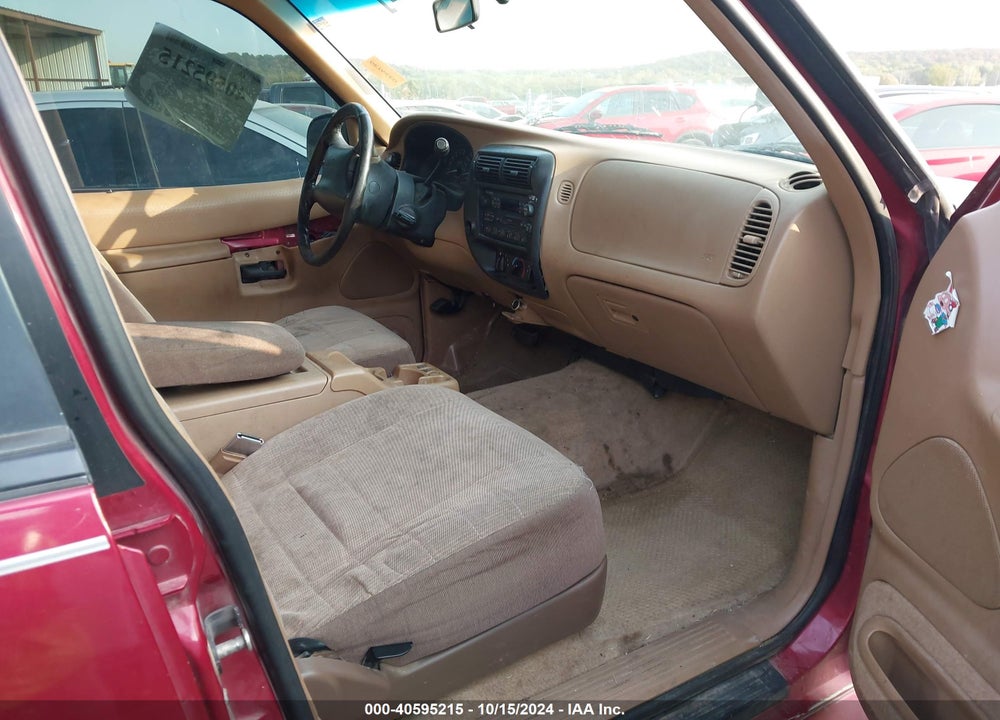 1996 FORD EXPLORER VIN: 1FMDU32X4TUB14402