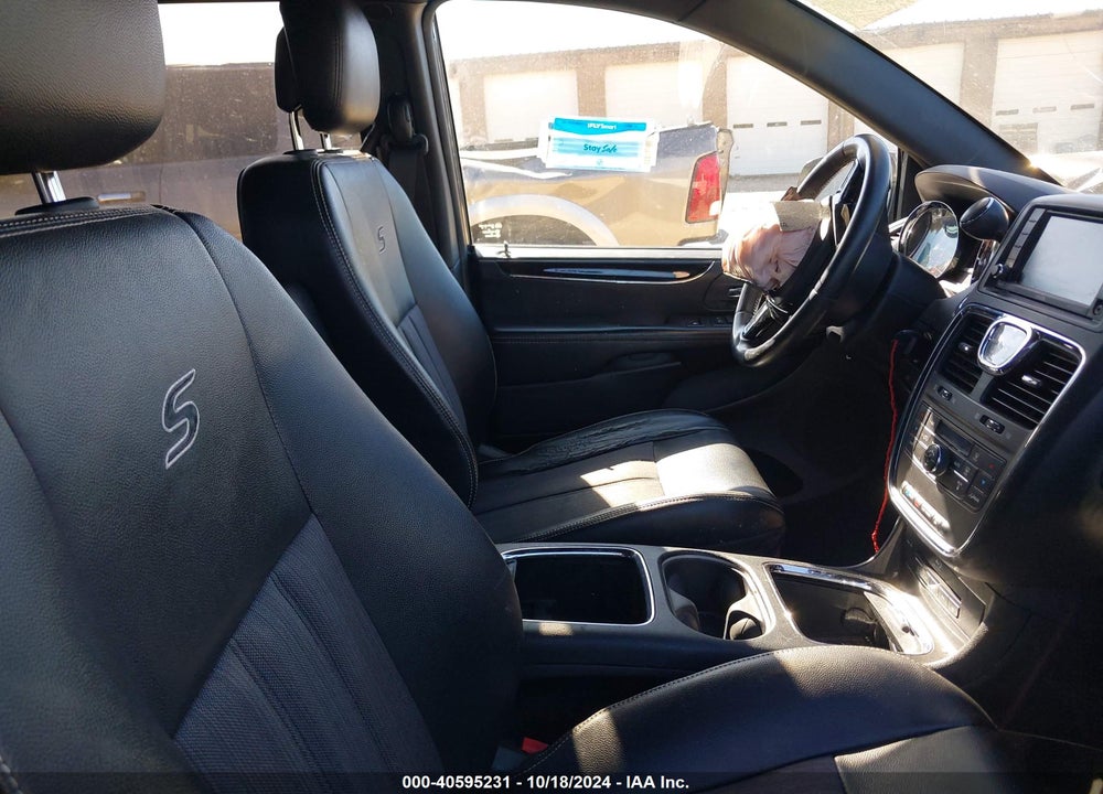 2014 CHRYSLER TOWN & COUNTRY S VIN: 2C4RC1HG0ER297712