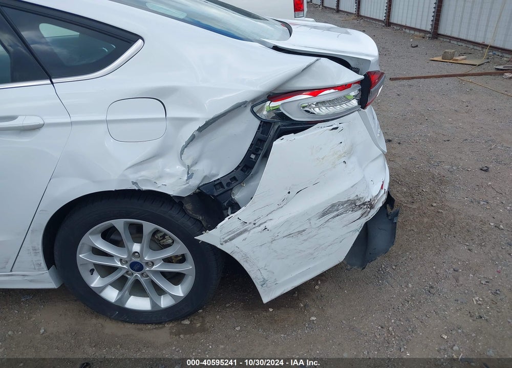 2019 FORD FUSION SE VIN: 3FA6P0HD8KR239415