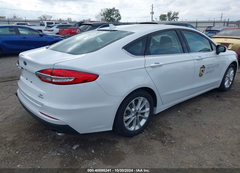 2019 FORD FUSION SE VIN: 3FA6P0HD8KR239415