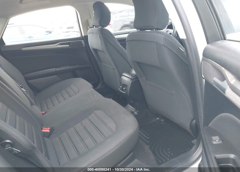 2019 FORD FUSION SE VIN: 3FA6P0HD8KR239415