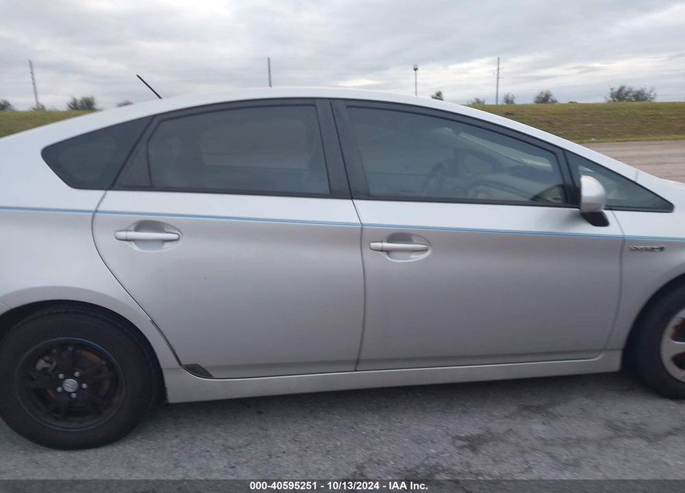 2015 TOYOTA PRIUS VIN: JTDKN3DU9F1902089