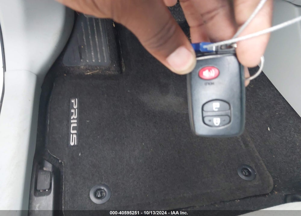 2015 TOYOTA PRIUS VIN: JTDKN3DU9F1902089