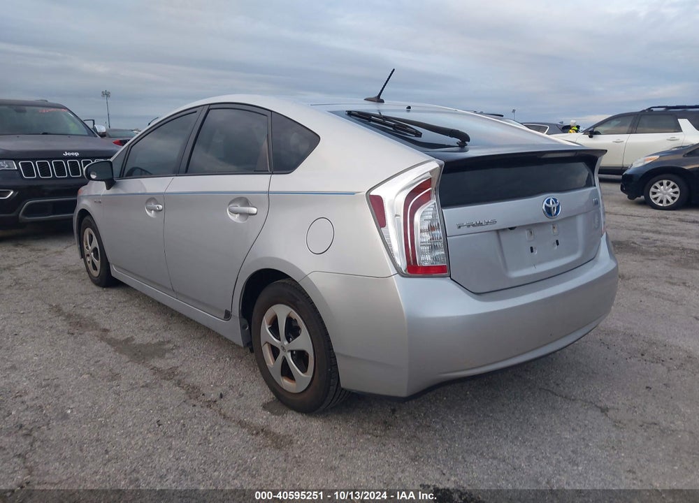 2015 TOYOTA PRIUS VIN: JTDKN3DU9F1902089