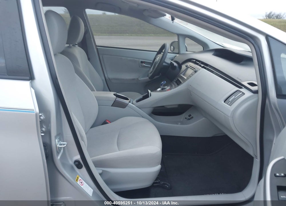 2015 TOYOTA PRIUS VIN: JTDKN3DU9F1902089
