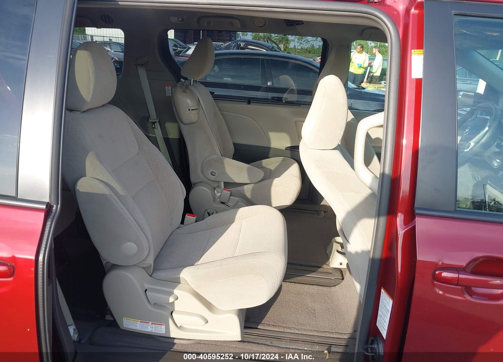2016 TOYOTA SIENNA LE 8 PASSENGER VIN: 5TDKK3DC0GS753348