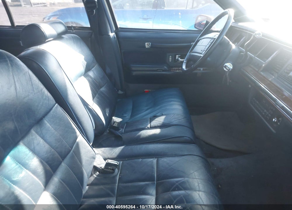 1994 LINCOLN TOWN CAR EXECUTIVE VIN: 1LNLM81W9RY742555