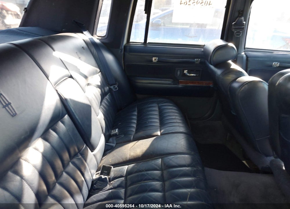1994 LINCOLN TOWN CAR EXECUTIVE VIN: 1LNLM81W9RY742555