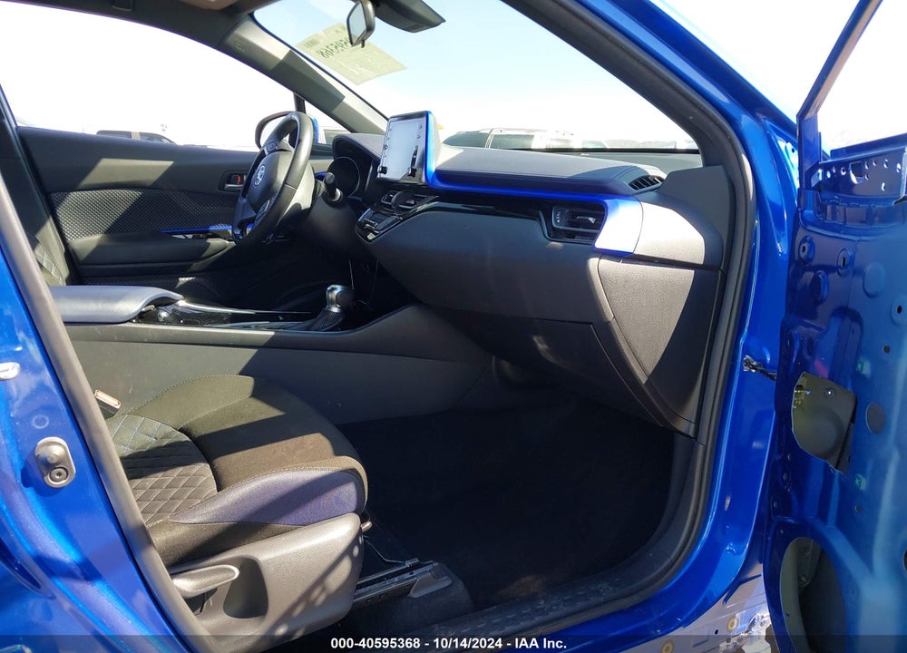 2020 TOYOTA C-HR XLE VIN: JTNKHMBX7L1068258