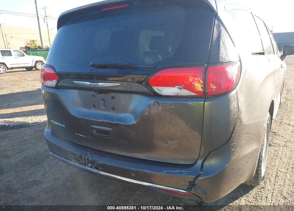 2017 CHRYSLER PACIFICA TOURING L PLUS VIN: 2C4RC1EG3HR570750