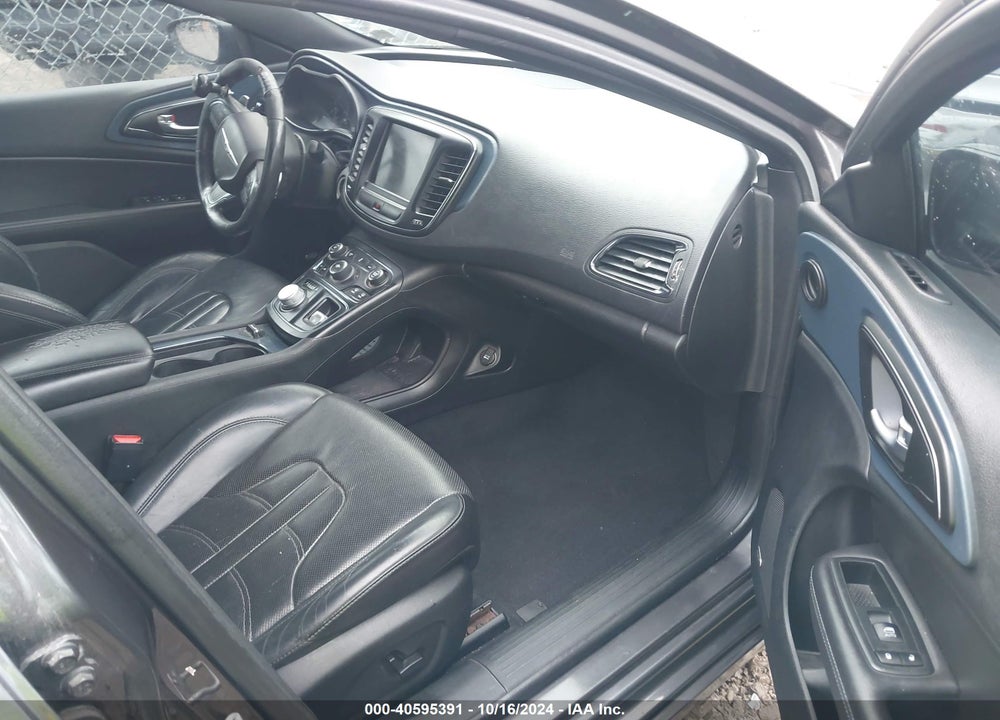 2015 CHRYSLER 200 S VIN: 1C3CCCBB1FN602118