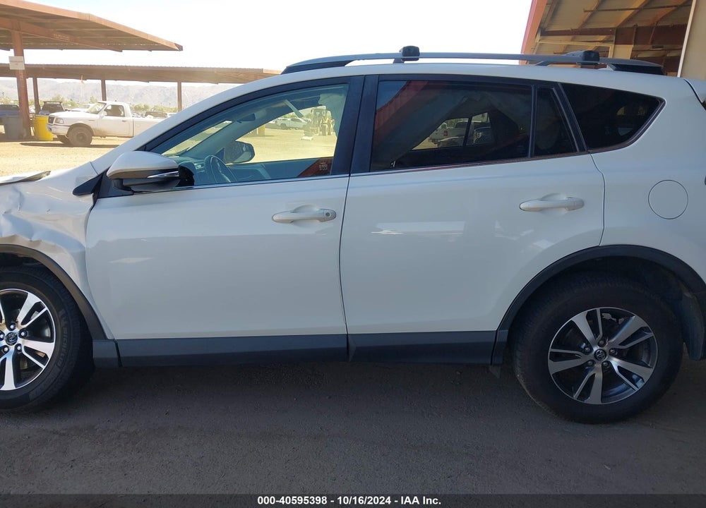 2017 TOYOTA RAV4 XLE VIN: JTMWFREV1HJ110031