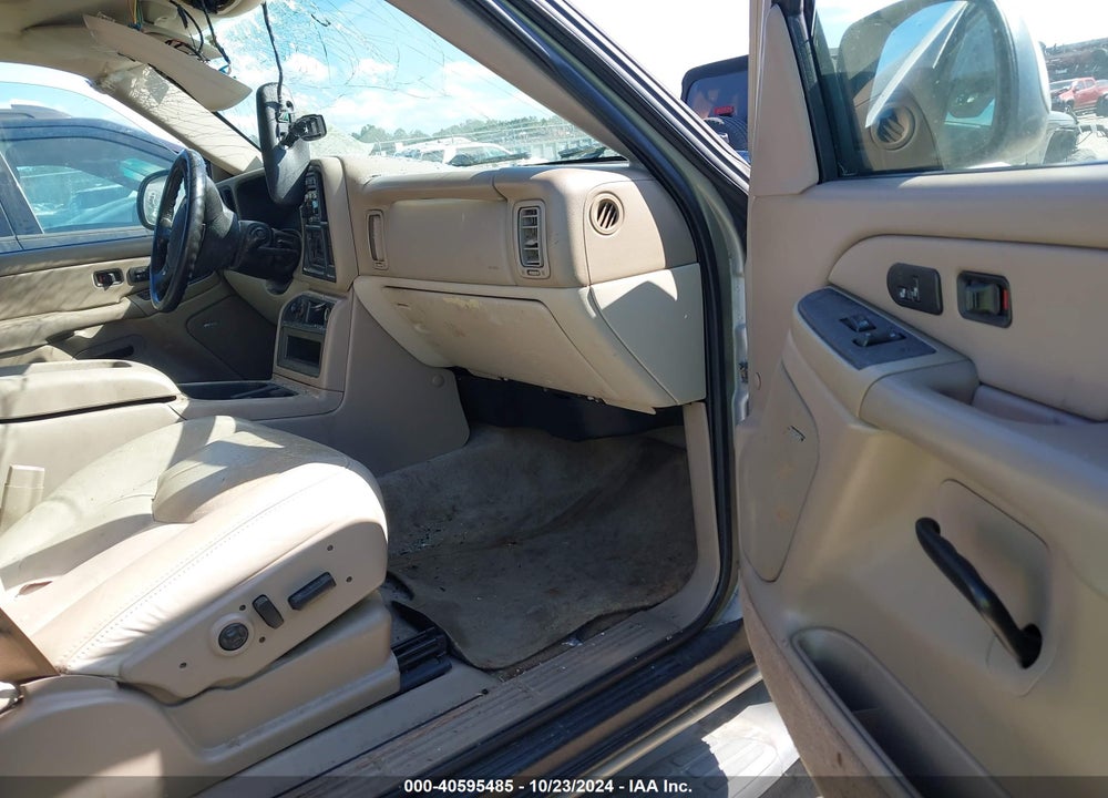 2005 CHEVROLET SUBURBAN 1500 LT VIN: 1GNEC16Z35R220607
