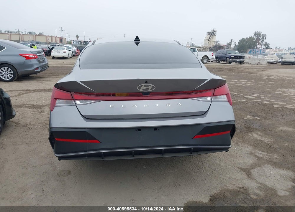 2024 HYUNDAI ELANTRA SEL VIN: KMHLM4DG0RU841916