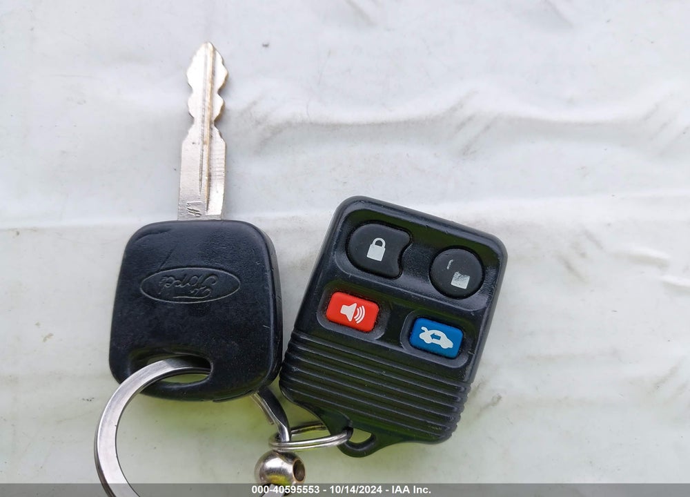 2005 FORD FOCUS ZX4 VIN: 1FAHP38Z85W188067