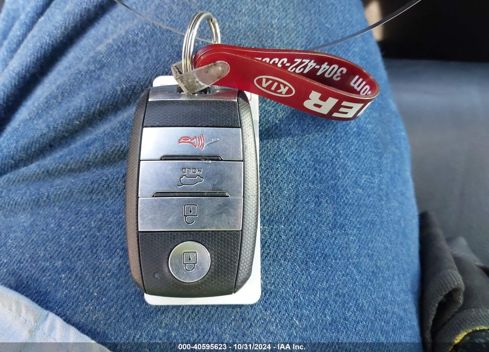 2017 KIA SPORTAGE VIN: KNDPNCAC3H7284107