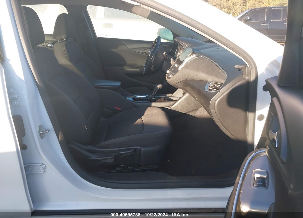 2018 CHEVROLET MALIBU LT VIN: 1G1ZD5ST3JF100987