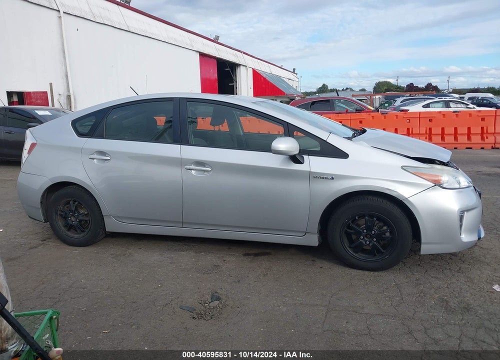 2013 TOYOTA PRIUS TWO VIN: JTDKN3DU2D5580420