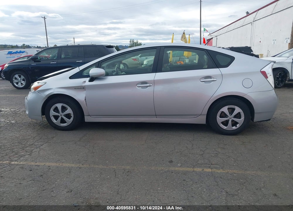 2013 TOYOTA PRIUS TWO VIN: JTDKN3DU2D5580420