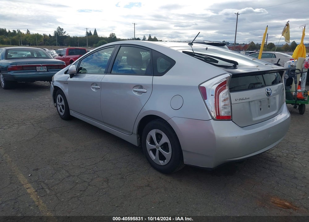 2013 TOYOTA PRIUS TWO VIN: JTDKN3DU2D5580420