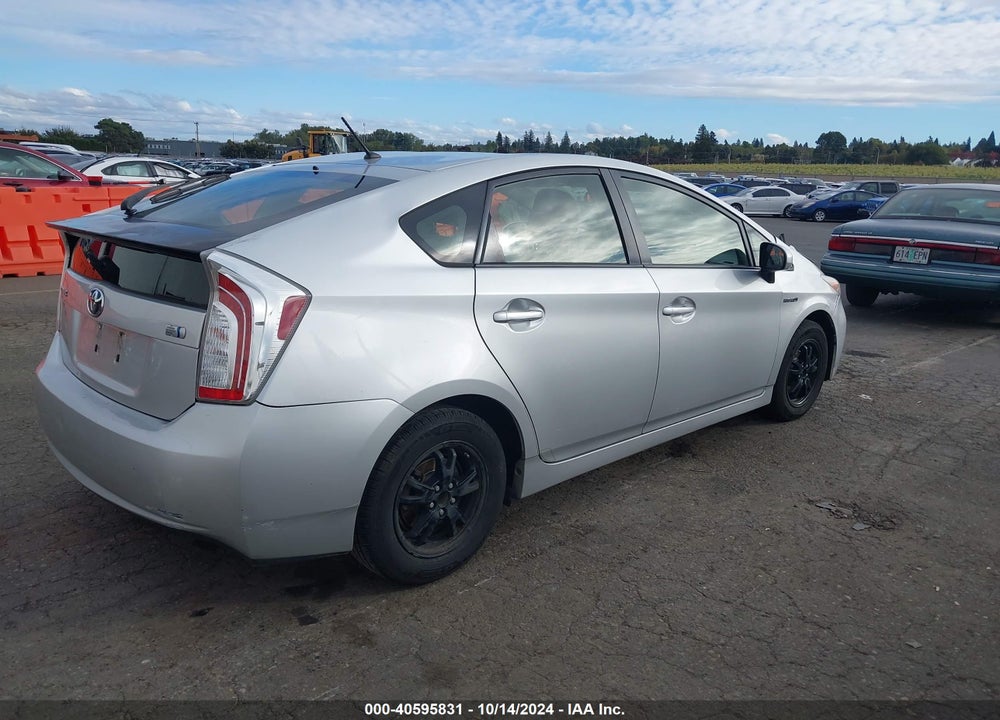 2013 TOYOTA PRIUS TWO VIN: JTDKN3DU2D5580420