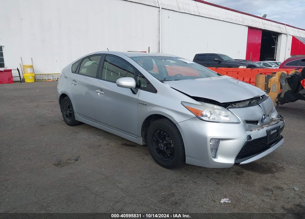 2013 TOYOTA PRIUS TWO VIN: JTDKN3DU2D5580420