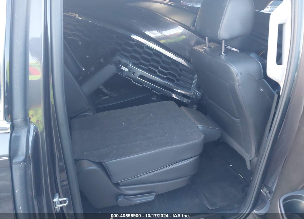2016 CHEVROLET SUBURBAN LT VIN: 1GNSCHKC6GR466194