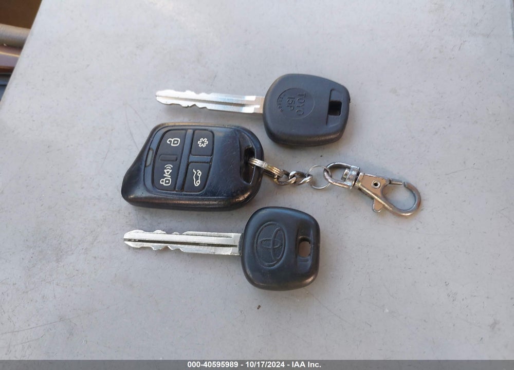 2002 TOYOTA AVALON XLS VIN: 4T1BF28B52U201599