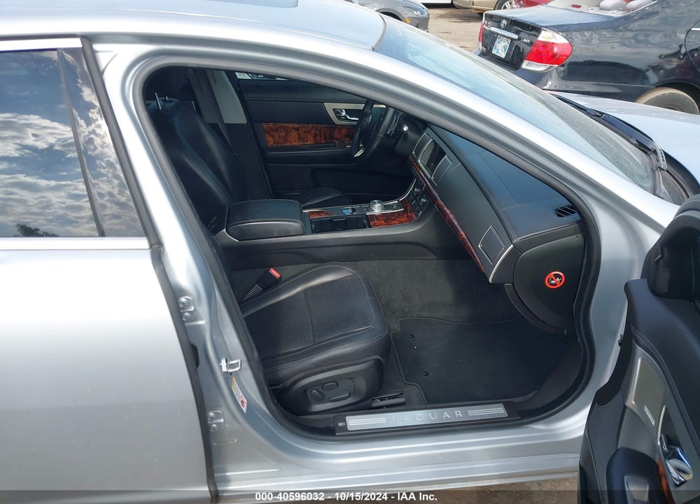 2009 JAGUAR XF PREMIUM LUXURY VIN: SAJWA06B39HR16218