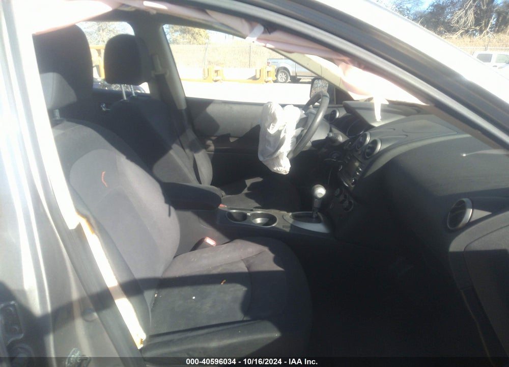 2015 NISSAN ROGUE SELECT S VIN: JN8AS5MV4FW762601