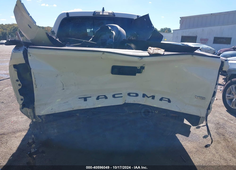 2018 TOYOTA TACOMA SR5 V6 VIN: 3TMAZ5CN7JM064114