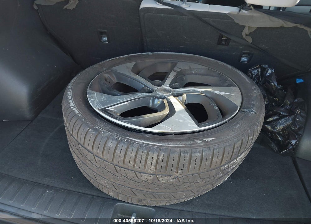 2018 HYUNDAI TUCSON VALUE VIN: KM8J3CA24JU657113