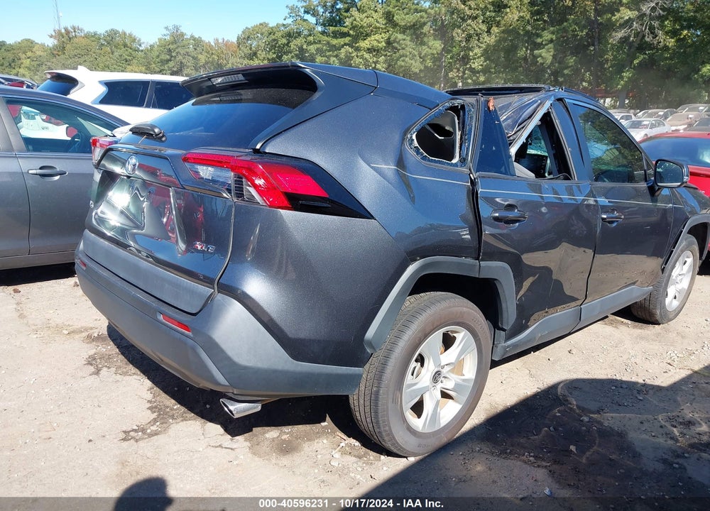 2021 TOYOTA RAV4 XLE VIN: 2T3W1RFV2MC120464