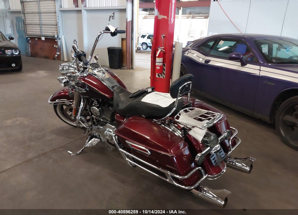 2015 HARLEY-DAVIDSON FLHR ROAD KING VIN: 1HD1FBM19FB704310