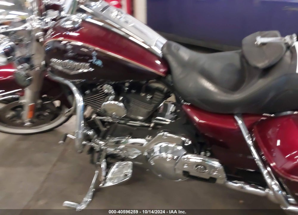 2015 HARLEY-DAVIDSON FLHR ROAD KING VIN: 1HD1FBM19FB704310