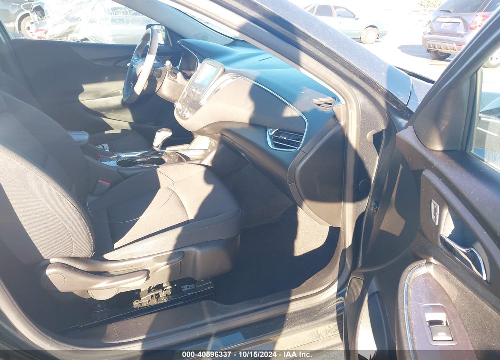 2018 CHEVROLET MALIBU LT VIN: 1G1ZD5ST2JF241050