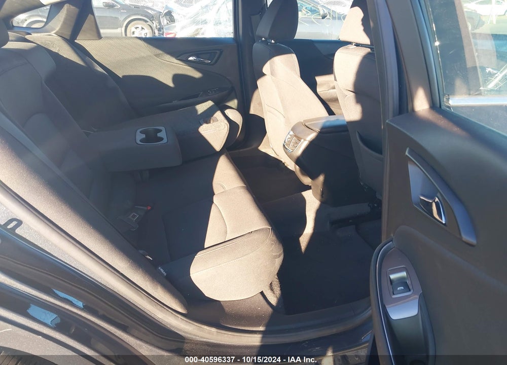2018 CHEVROLET MALIBU LT VIN: 1G1ZD5ST2JF241050