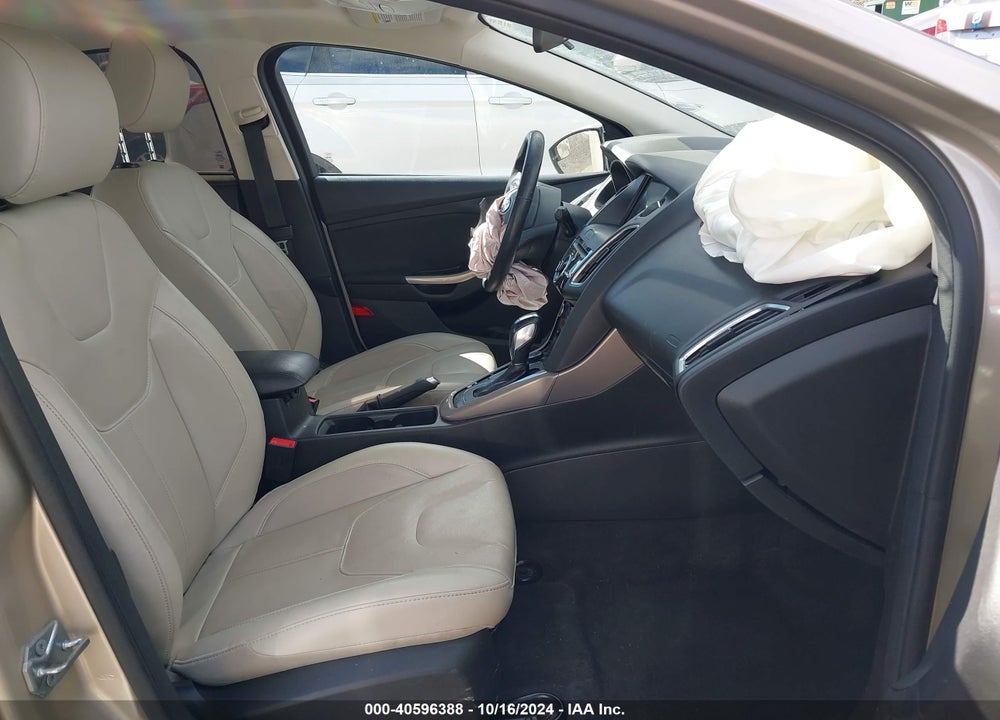 2018 FORD FOCUS TITANIUM VIN: 1FADP3J29JL221830