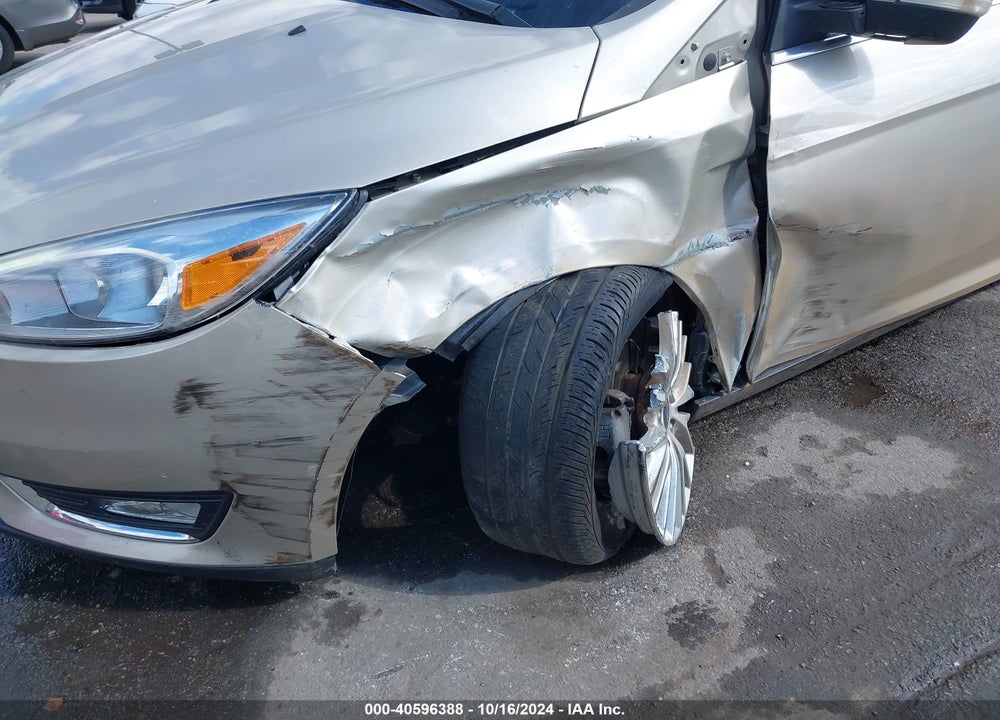 2018 FORD FOCUS TITANIUM VIN: 1FADP3J29JL221830