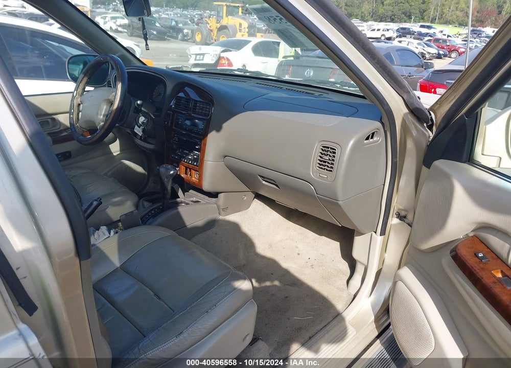 2000 INFINITI QX4 VIN: JNRAR07Y2YW078018