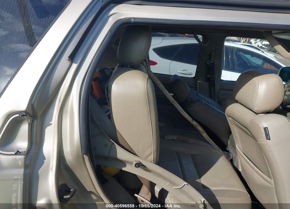 2000 INFINITI QX4 VIN: JNRAR07Y2YW078018