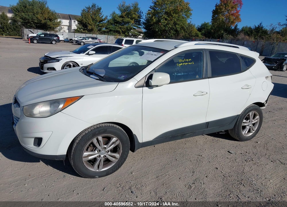 2011 HYUNDAI TUCSON GLS VIN: KM8JUCAC4BU135511