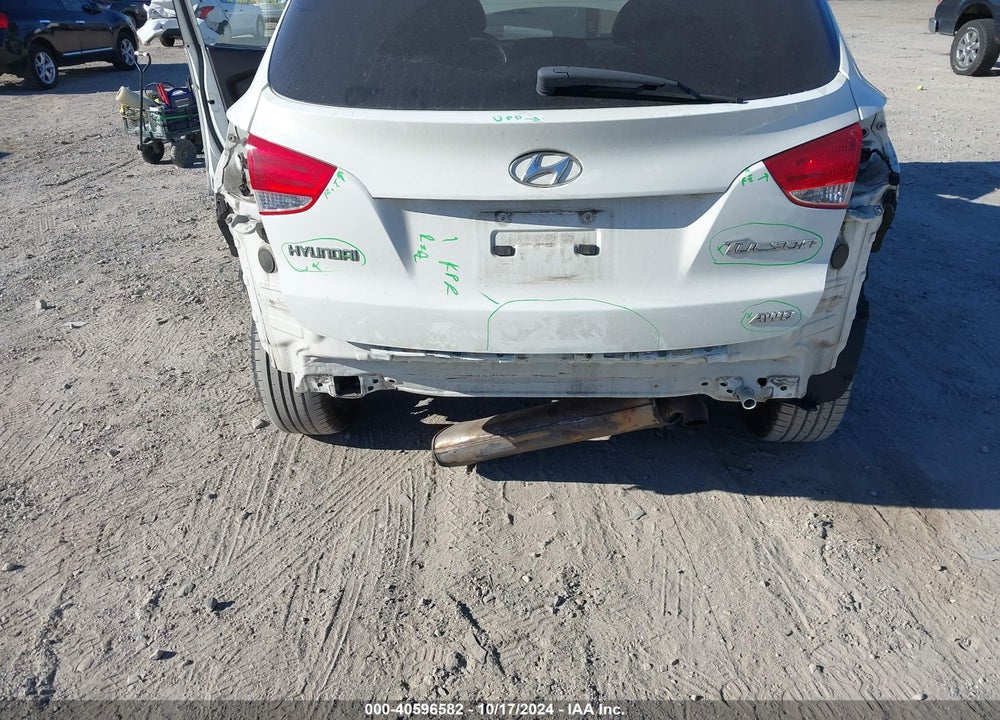 2011 HYUNDAI TUCSON GLS VIN: KM8JUCAC4BU135511